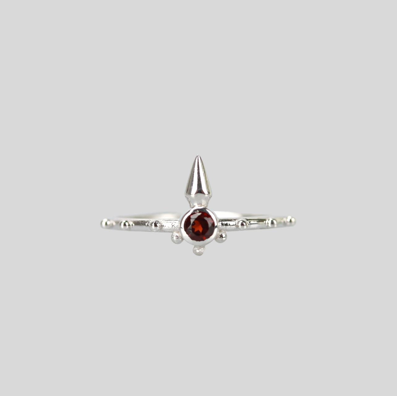 Temple tower ring in round gemstone