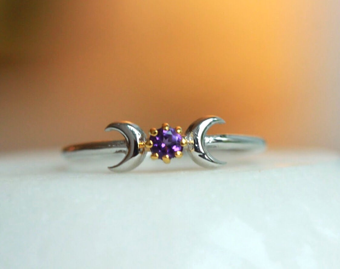 Moon Phase Ring in Amethyst